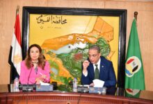 محافظ الفيوم ونائب وزير الاتصالات يبحثان التحول الرقمي والتطوير المؤسسي بالمحافظة