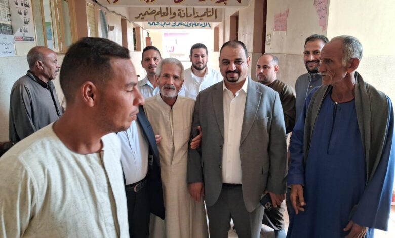 محمد عبده يبدأ جولاته الانتخابية في سوهاج لمتابعة سير العملية الانتخابية