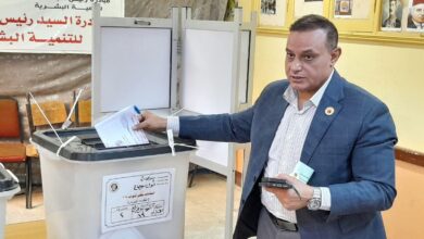 الدكتور مختار همام يدلي بصوته في انتخابات النواب بسوهاج 