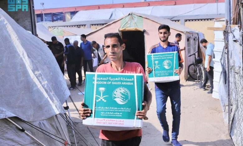 مركز الملك سلمان يواصل دعمه الإنساني لغزة ويوزع مساعدات غذائية لأكثر من 17 ألف طفل