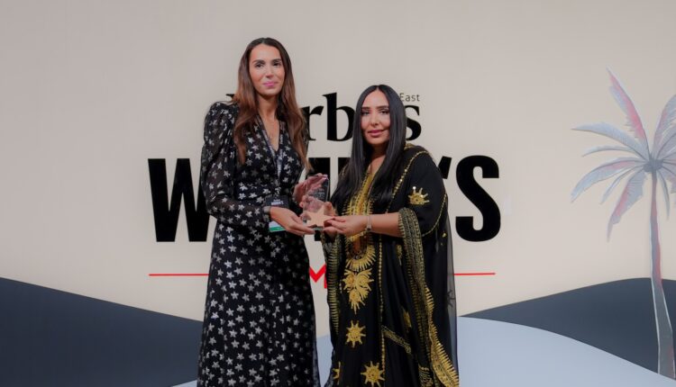 «فوربس الشرق الأوسط» تكرّم مي الجمال تقديرًا لريادتها وتعزيز مكانة العلامة التجارية لمجموعة إي إف چي القابضة «فوربس الشرق الأوسط» تكرّم مي الجمال تقديرًا لريادتها وتعزيز مكانة العلامة التجارية لمجموعة إي إف چي القابضة