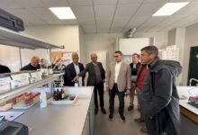 وزير الإسكان يواصل زيارته للمشروعات الرائدة لشركة “أكسيونا” الإسبانية في معالجة مياه الصرف الصحي والحمأة