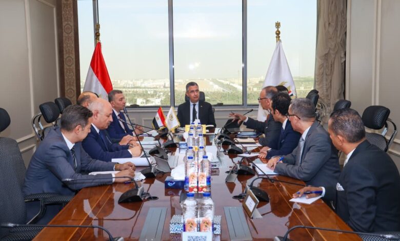 وزير التموين يتابع استعدادات رمضان ويؤكد توافر السلع الأساسية بالمنافذ التابعة وزير التموين يتابع استعدادات رمضان ويؤكد توافر السلع الأساسية بالمنافذ التابعة