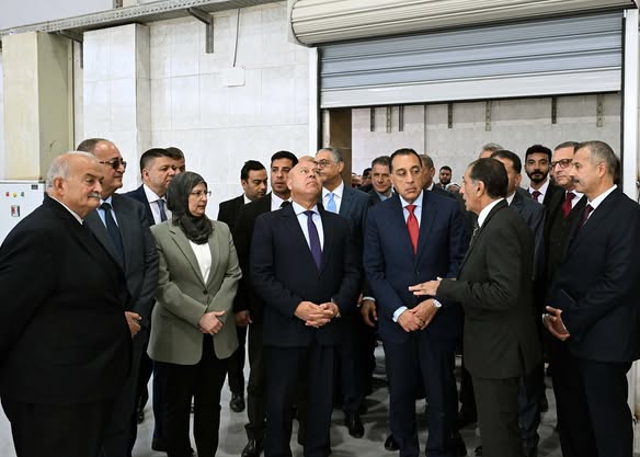 رئيس الوزراء يتفقد مشروع تطوير مركز تكنولوجيا دباغة الجلود بالروبيكي