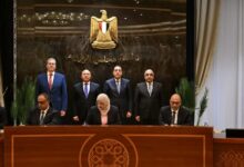 رئيس الوزراء يشهد توقيع اتفاقية تسوية بين عددٍ من الجهات الحكومية وشركة جنوب الوادي للأسمنت