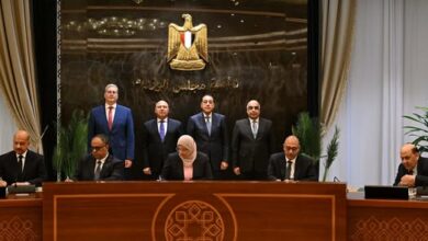 رئيس الوزراء يشهد توقيع اتفاقية تسوية بين عددٍ من الجهات الحكومية وشركة جنوب الوادي للأسمنت