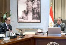 رئيس الوزراء يُتابع مع رئيس هيئة الرعاية الصحية استعدادات المرحلة الثانية للتأمين الصحي الشامل