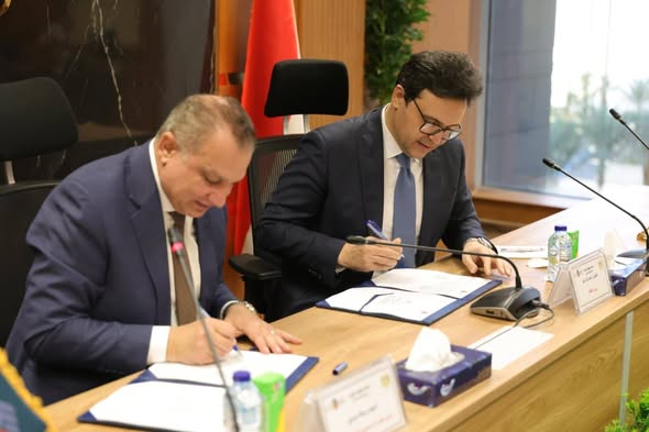 وزير الثقافة ورئيس صندوق التنمية الحضرية يوقّعان بروتوكول تعاون لتنظيم فعاليات ثقافية وفنية بحديقة «تلال الفسطاط»