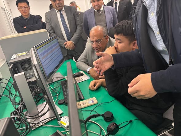 وزير الكهرباء يبحث مع شركة هواوي حلول تخزين الطاقة والتحول الرقمي في مصر