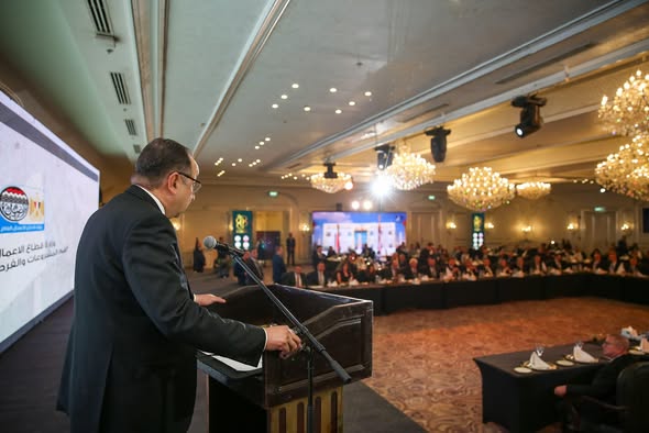 وزير قطاع الأعمال يستعرض فرصًا استثمارية واعدة وتعزيز التعاون مع القطاع الخاص وزير قطاع الأعمال يستعرض فرصًا استثمارية واعدة وتعزيز التعاون مع القطاع الخاص