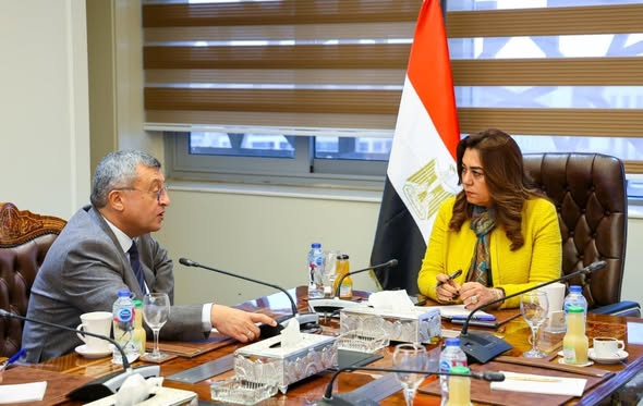 منال عوض: التعاون مع لجنة الطاقة والبيئة يعزز جهود التنمية المستدامة منال عوض: التعاون مع لجنة الطاقة والبيئة يعزز جهود التنمية المستدامة