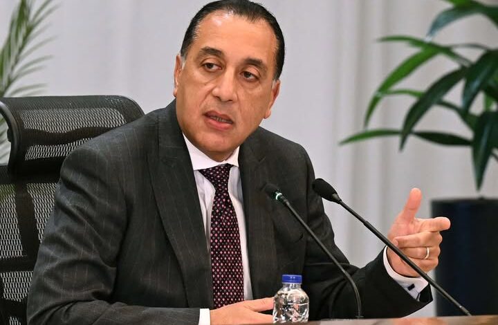 رئيس الوزراء يكتب.. “الدّيْن بين لحظة الذروة ومسار التصحيح: كيف تقرأ الدولة عبء اليوم؟ رئيس الوزراء يكتب.. “الدّيْن بين لحظة الذروة ومسار التصحيح: كيف تقرأ الدولة عبء اليوم؟