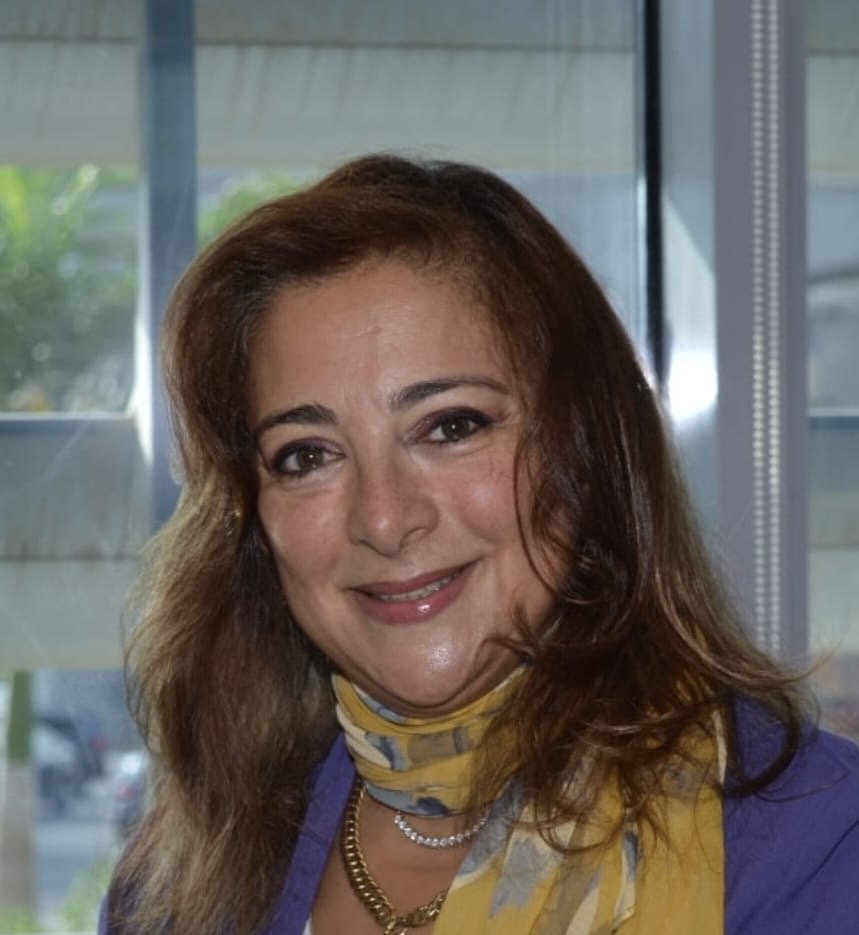 من الخط الساخن إلى القيادة.. رحلة غادة غيث في عالم الاتصالات المؤسسية