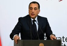 رئيس الوزراء: الدولة تولي أهمية قصوى لملفي الصحة والتعليم