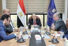 رئيس هيئة الدواء يعقد اجتماعًا مع ممثلي شركة «داف» لمتابعة مشروعات التتبع الدوائي والتحول الرقمي