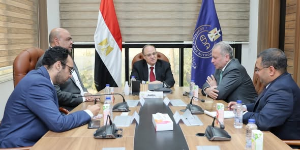 رئيس هيئة الدواء يعقد اجتماعًا مع ممثلي شركة «داف» لمتابعة مشروعات التتبع الدوائي والتحول الرقمي رئيس هيئة الدواء يعقد اجتماعًا مع ممثلي شركة «داف» لمتابعة مشروعات التتبع الدوائي والتحول الرقمي