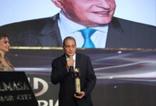 أسامة كمال يحصد جائزة أفضل إعلامي في مصر والوطن العربي لعام 2025