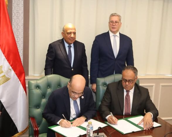 وزيرا الكهرباء والبترول يشهدان توقيع بروتوكول تعاون لمعالجة المخلفات البترولية