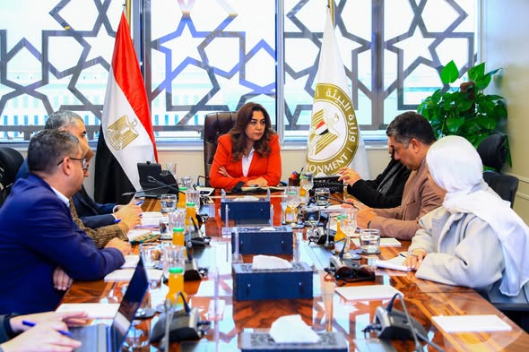 منال عوض: مواكبة التطورات الإقليمية والدولية وتعزيز الشفافية في إصدار الموافقات البيئية منال عوض: مواكبة التطورات الإقليمية والدولية وتعزيز الشفافية في إصدار الموافقات البيئية