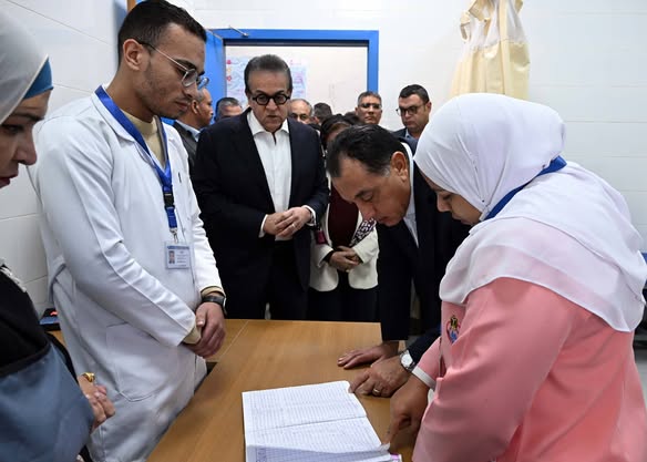 رئيس الوزراء يتفقد مركز طب الأسرة بـ”الفهميين” بالجيزة