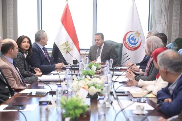 وزير الصحة يترأس مجلس إدارة المستشفيات التعليمية