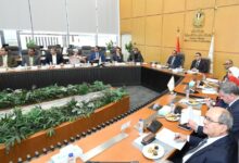 وزير الإسكان يلتقي محافظ قنا لبحث تعزيز العمل المشترك والتكامل العمراني