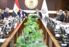 وزيرا الصحة والمالية يبحثان انتظام سلاسل توريد الأدوية والمستلزمات الطبية