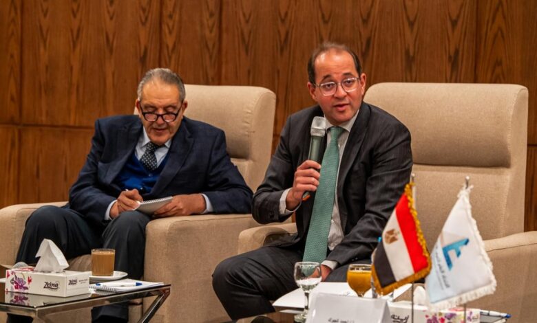 كجوك.. لممثلي المجتمع التجاري: القيادة السياسية تدعم بقوة مسار الثقة والشراكة والمساندة للقطاع الخاص كجوك.. لممثلي المجتمع التجاري: القيادة السياسية تدعم بقوة مسار الثقة والشراكة والمساندة للقطاع الخاص