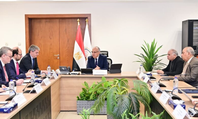 مصر تعزز التعاون مع بنك الاستثمار الأوروبي لدعم مشروعات الري مصر تعزز التعاون مع بنك الاستثمار الأوروبي لدعم مشروعات الري
