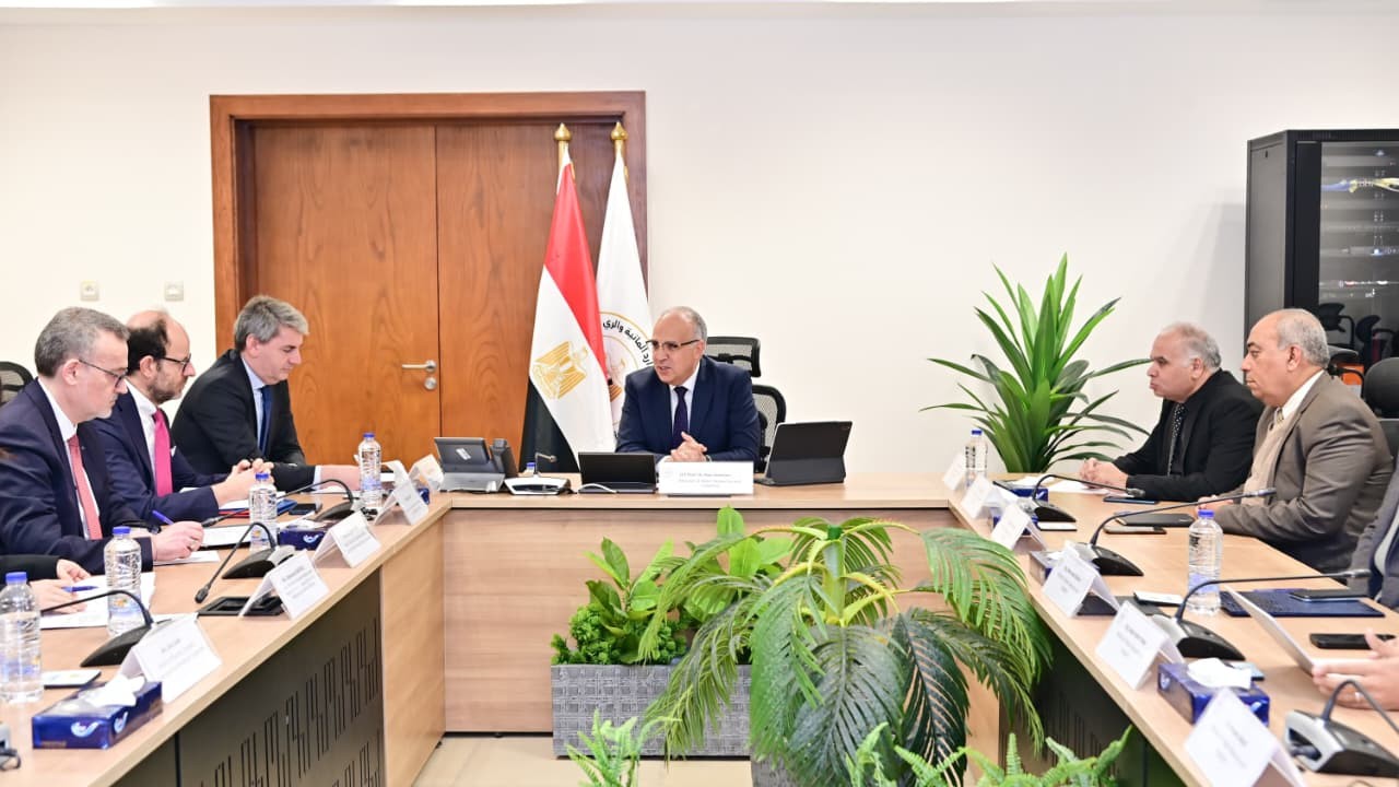 مصر تعزز التعاون مع بنك الاستثمار الأوروبي لدعم مشروعات الري