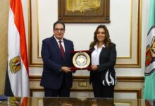 شراكة استراتيجية بين “التنمية المحلية” و”جامعة القاهرة” لتطوير برامج التدريب بمركز سقارة