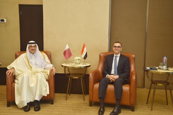 وزير الاستثمار ونظيره القطري يبحثان تعزيز الشراكات الاقتصادية بين البلدين وزير الاستثمار ونظيره القطري يبحثان تعزيز الشراكات الاقتصادية بين البلدين
