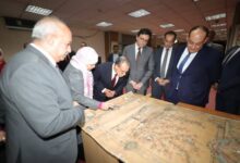 وزير الثقافة يسلم وزير الخارجية ١٣ خريطة و٢٢ وثيقة و٤٣ اتفاقية تاريخية بعد ترميمها بدار الكتب