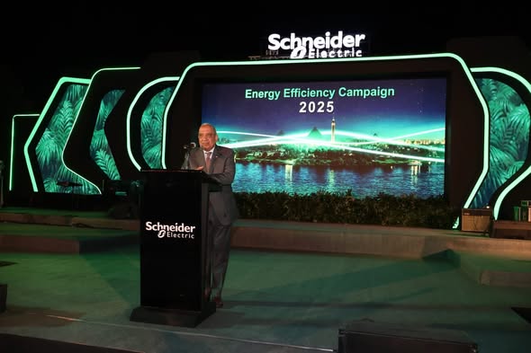 وزير الكهرباء: نعمل على تعزيز كفاءة الطاقة وتحقيق الاستدامة وزير الكهرباء: نعمل على تعزيز كفاءة الطاقة وتحقيق الاستدامة