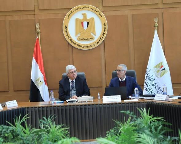 التعليم العالي: منظومة متكاملة لدعم الطلاب المتفوقين والتعاون مع الجامعات الأهلية التعليم العالي: منظومة متكاملة لدعم الطلاب المتفوقين والتعاون مع الجامعات الأهلية