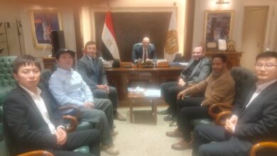 “العمل” تواصل تسهيل الإجراءات للمستثمرين لاستخراج تصاريح عمل الأجانب