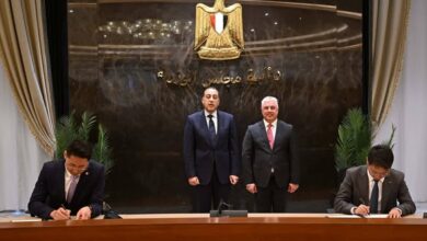 رئيس الوزراء يشهد توقيع 3 عقود صناعية في اقتصادية قناة السويس باستثمارات 1.15 مليار دولار