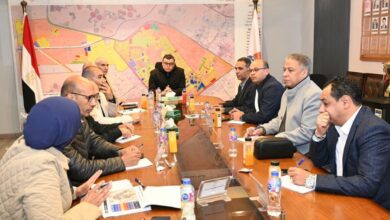 وزير الإسكان يعقد اجتماعًا بجهاز مدينة الشيخ زايد لمتابعة خطط تطوير الطرق والمحاور وزير الإسكان يعقد اجتماعًا بجهاز مدينة الشيخ زايد لمتابعة خطط تطوير الطرق والمحاور