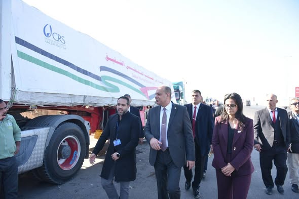 مصر تطلق القافلة رقم 15 من المساعدات الإغاثية إلى غزة بإجمالي 136 طنًا مصر تطلق القافلة رقم 15 من المساعدات الإغاثية إلى غزة بإجمالي 136 طنًا