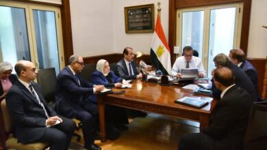 وزير الصحة يبحث مستجدات مشروع مدينة اللقاحات والبيوتكنولوجي