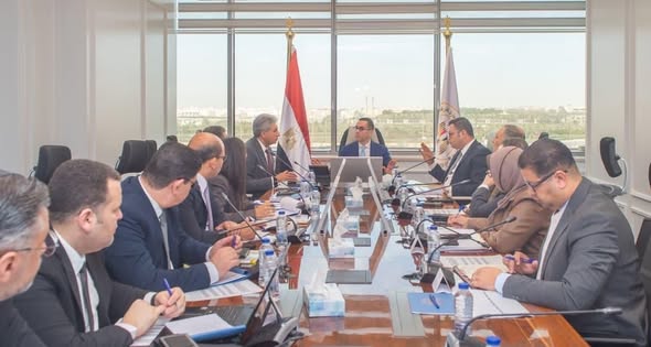 3 وزراء يناقشون آليات تعزيز الاستثمار في قطاع السياحة 3 وزراء يناقشون آليات تعزيز الاستثمار في قطاع السياحة