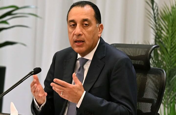 رئيس الوزراء يتفقد مشروعات “حياة كريمة” بقرى مركز شبين القناطر بالقليوبية رئيس الوزراء يتفقد مشروعات “حياة كريمة” بقرى مركز شبين القناطر بالقليوبية