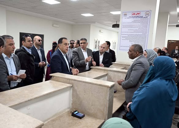 رئيس الوزراء يتفقد مجمع خدمات المواطنين بقرية “الودى” ضمن مشروعات “حياة كريمة ” بالصف
