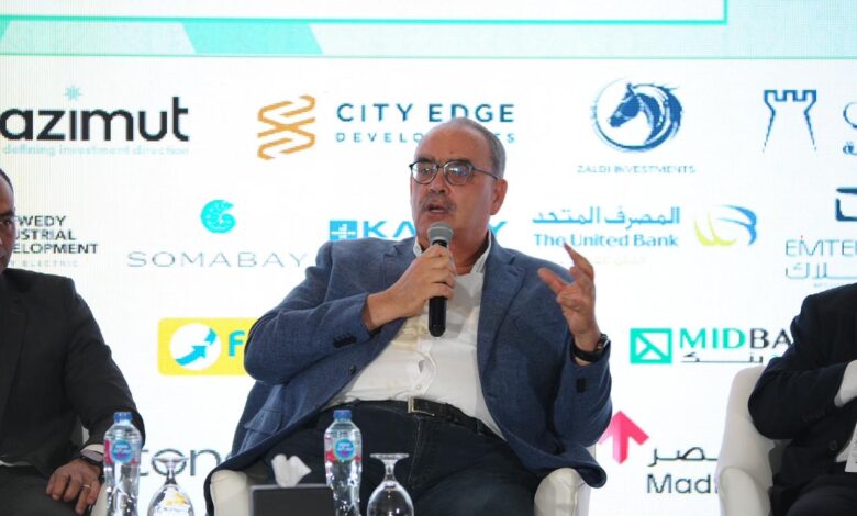 أشرف صبري: صراع الجهات في مصر وتضارب توجهاتها عائق أمام الاستثمار أشرف صبري: صراع الجهات في مصر وتضارب توجهاتها عائق أمام الاستثمار