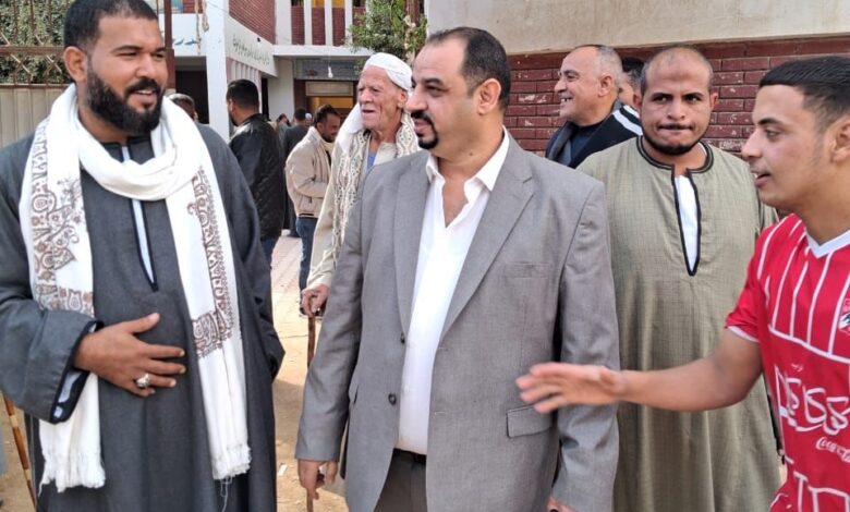 النائب محمد عبده يتفقد اللجان الانتخابية بسوهاج ويشيد بالإقبال والجهود الأمنية النائب محمد عبده يتفقد اللجان الانتخابية بسوهاج ويشيد بالإقبال والجهود الأمنية