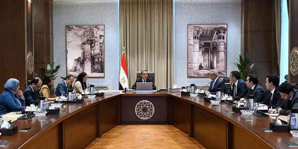 رئيس الوزراء يبحث مع وزيرة التخطيط تعزيز الاقتصاد الرقمي وريادة الأعمال