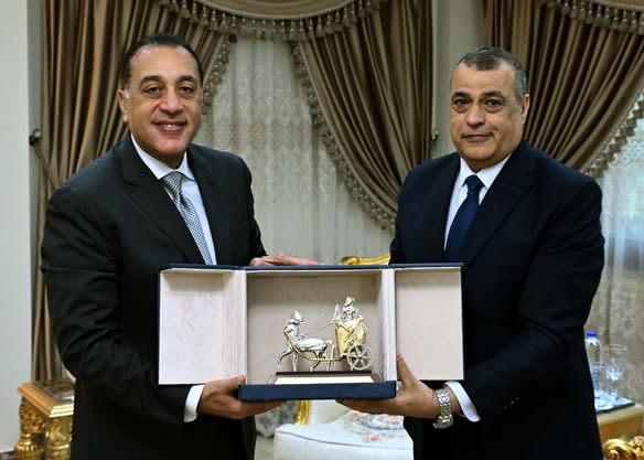 رئيس الوزراء يفتتح مصنع إنتاج الطلمبات الغاطسة في شركة قها للصناعات الكيماوية رئيس الوزراء يفتتح مصنع إنتاج الطلمبات الغاطسة في شركة قها للصناعات الكيماوية