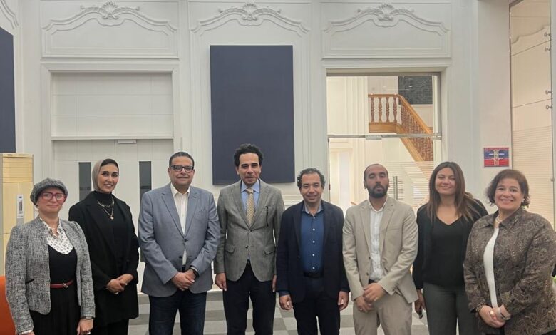 بودكاست “قلم ومايك” يختتم موسمه الثاني بحلقة نقاشية حول مستقبل التصميم والثقافة الإبداعية بودكاست “قلم ومايك” يختتم موسمه الثاني بحلقة نقاشية حول مستقبل التصميم والثقافة الإبداعية