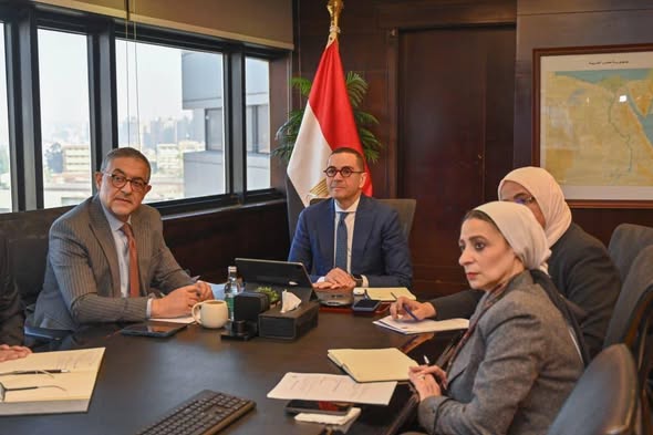 وزير الاستثمار يبحث مع وزير التجارة والصناعة الكوري تعزيز العلاقات الاستثمارية بين البلدين