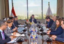 وزير التموين يبحث مع شركة بلومبرج جرين تطوير البنية التحتية لتخزين الحبوب